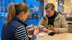 Liść laurowy w portfelu: stary zwyczaj, który warto zrozumieć